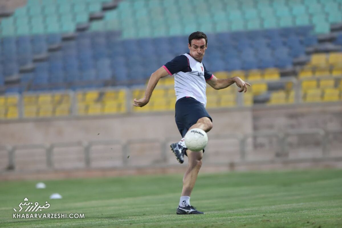 می خواهم مثل سید جلال جام های زیادی با پرسپولیس بگیرم/ استقبالی پرسپولیسی ها را در کشورم ندیده بودم/ افکار فوتبالی من و گل محمدی نزدیک است