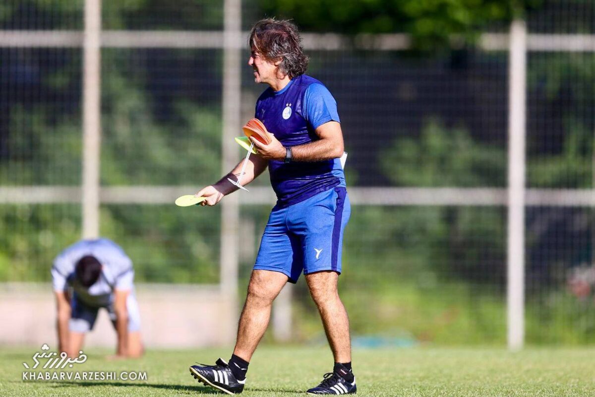 در آنکارا خبری از ماسک نبود/ ساپینتو حتی روی غذا هم سختگیر است/ آبیها در انتظار محبی و مرادمند /دلالان اجازه نزدیک شدن به استقلال را پیدا نکردند