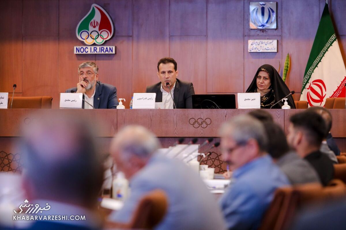 قراردادهای ۵۰میلیاردی فوتبالیستها را که میشنوم مغزم سوت میکشد/ شرمنده جوانانی هستم که عمرشان تلف شد!