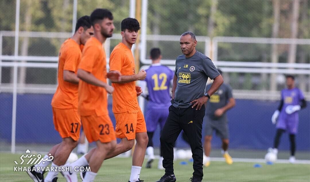 عکس| شغل جدید سرمربی معروف سپاهان عکس| شغل جدید سرمربی معروف سپاهان