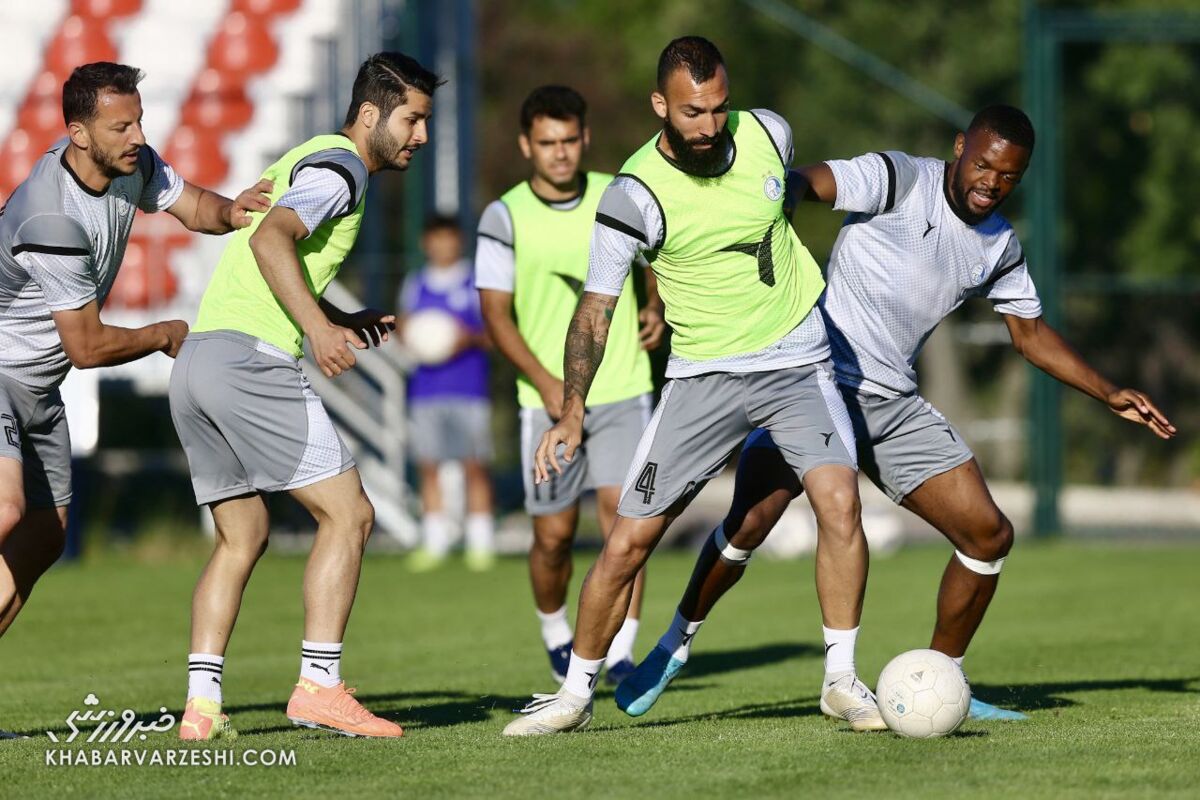 سلام دوباره به هافبک استقلال/ روزبه؛ برگرد سر جای خودت!