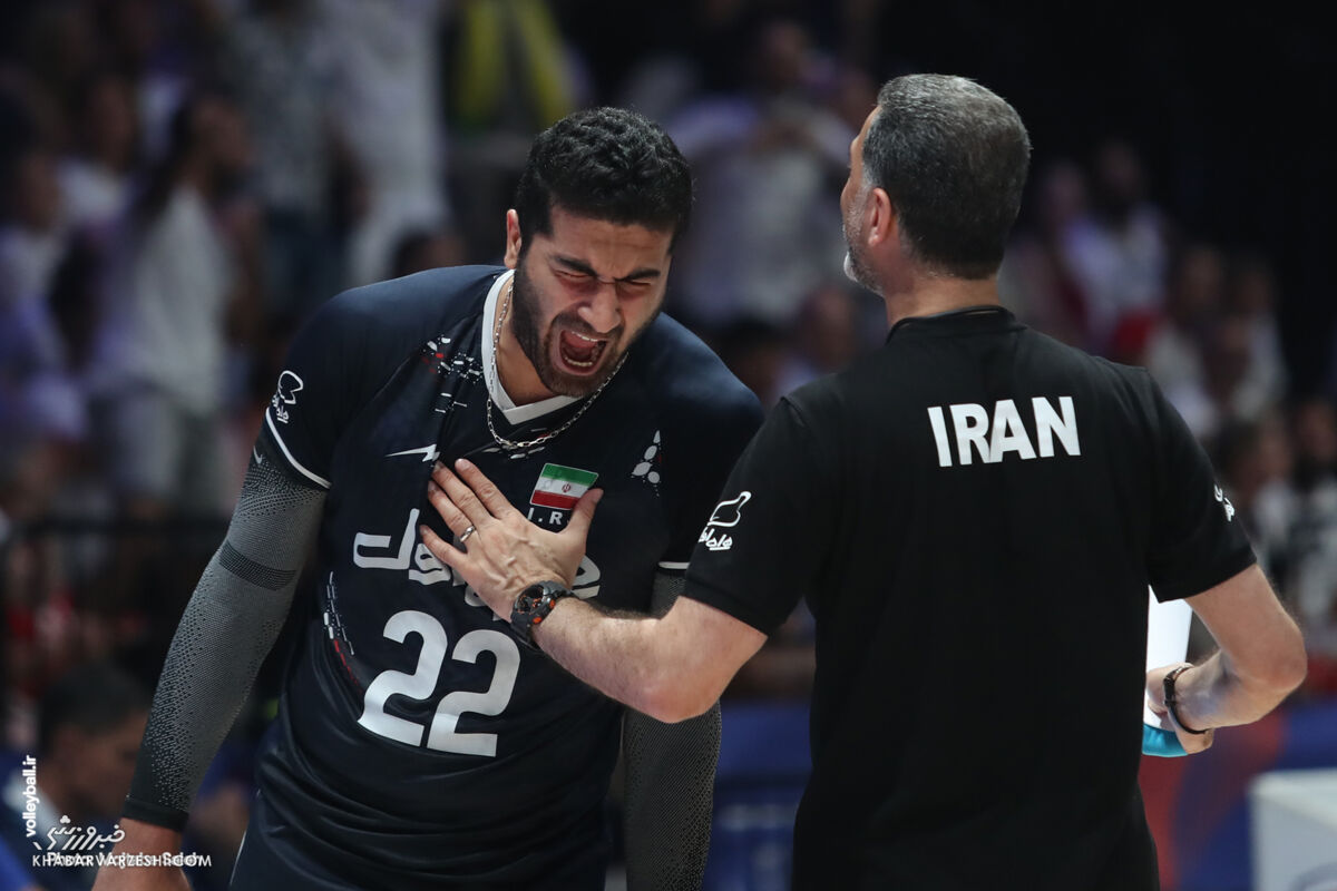 عکس| تبعات شکست تلخ برابر لهستان؛ ملی پوش والیبال ایران با فشار عصبی از حال رفت