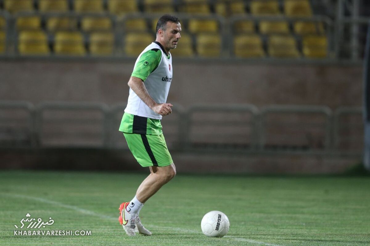 پشت پرده بازی دوستانه پرسپولیس با تیم محمود فکری/ ملوانی ها کوتاه نیامدند؛ بروید برای خداحافظی سیدجلال تیم خارجی بزرگ بیاورید! سیدجلال حسینی