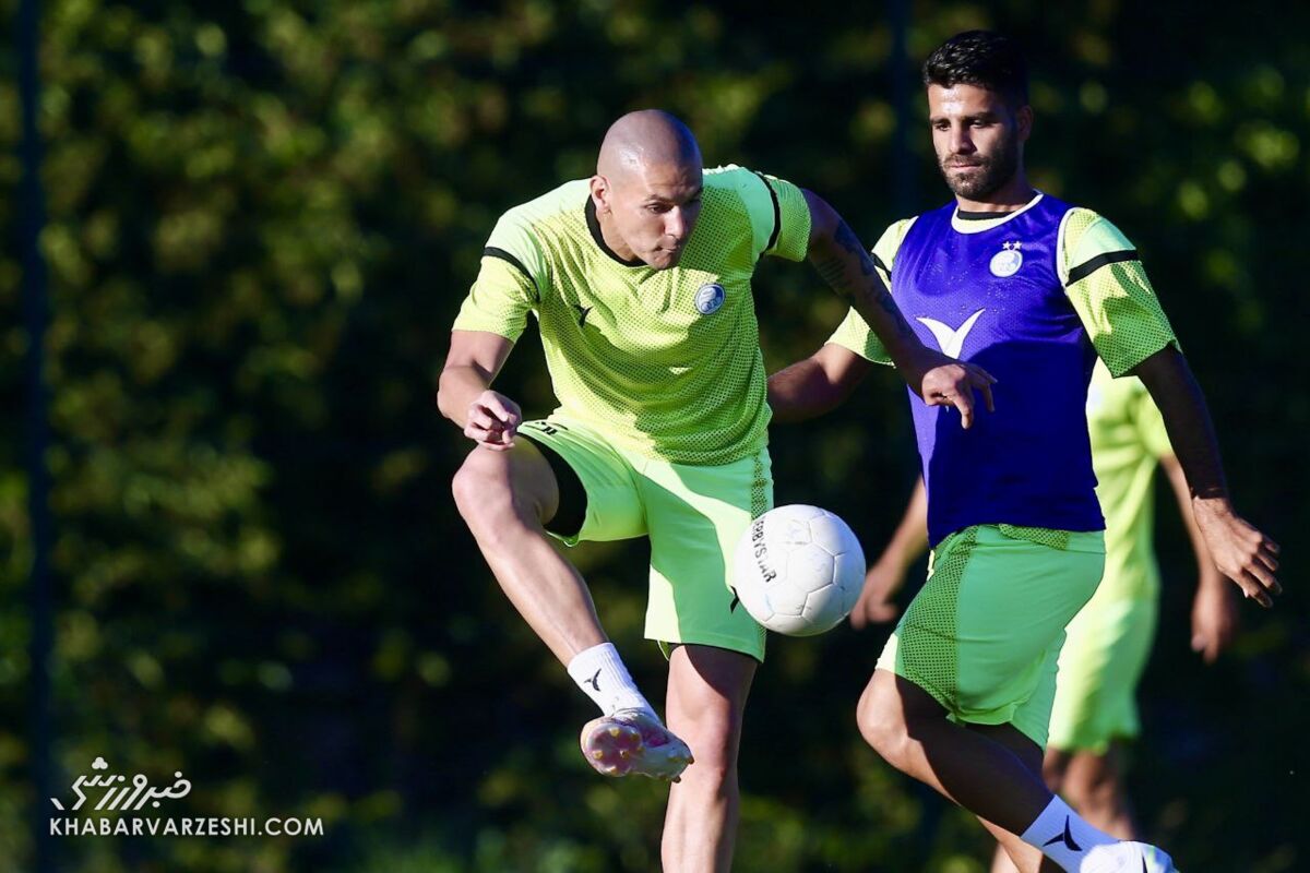 ببینید| تصویری که از ترکیه به تهران رسید؛ زوج جدید استقلال تشکیل شد