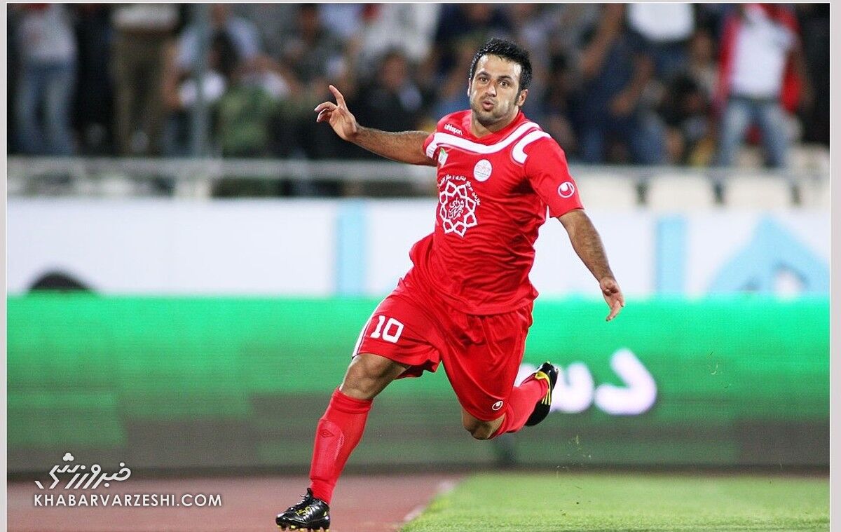  با خرید یک مهاجم شش دانگ پرسپولیس قهرمان می‌شود/ فقط در ایران است که فدراسیون برای تیم ملی حاشیه درست می‌کند