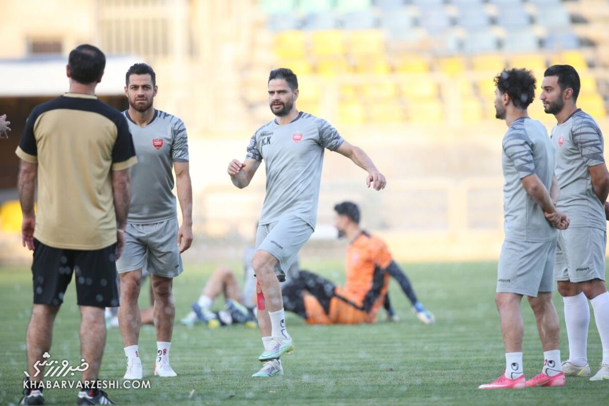 عکس| بازگشت ستاره پرسپولیس به تمرینات/ فوتبال درون تیمی برنامه شاگردان گل محمدی