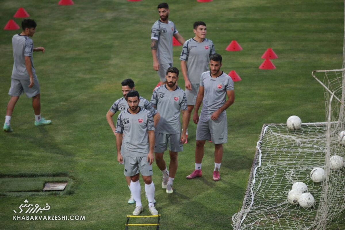 یحیی ۲ ستاره را نخواست و مدعی شد/ اقدام عجیب گلمحمدی بعد از قرار دادن بازیکنانش در لیست خروج  یحیی ۲ ستاره را نخواست و مدعی شد/ اقدام عجیب گلمحمدی بعد از قرار دادن بازیکنانش در لیست خروج