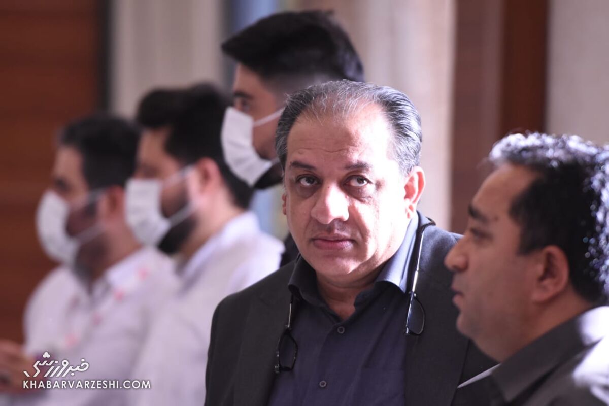 ویدیو| نظر سهیل مهدی درباره تعطیلی احتمالی لیگ به درخواست کیروش! ویدیو| نظر سهیل مهدی درباره تعطیلی احتمالی لیگ به درخواست کیروش!