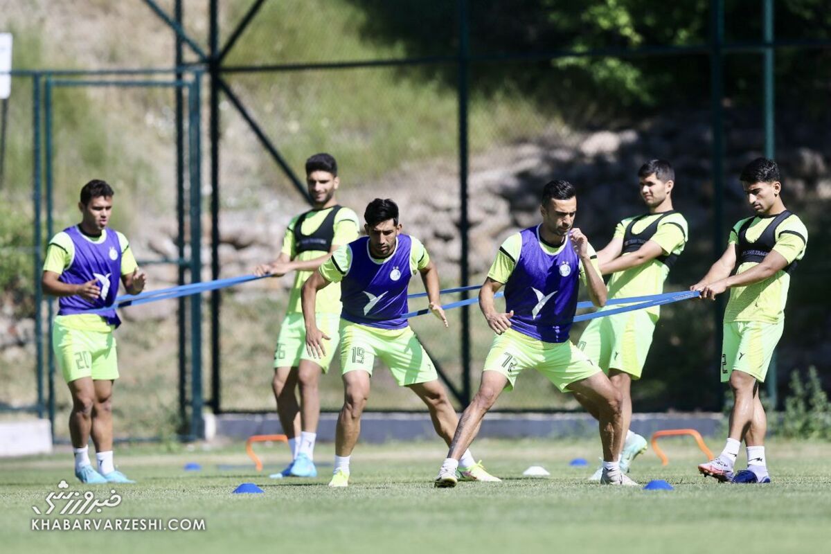 عکس| مرد هزار چهره در تمرین استقلال/ لقب جدید برای مهاجم هنرمند آبیها