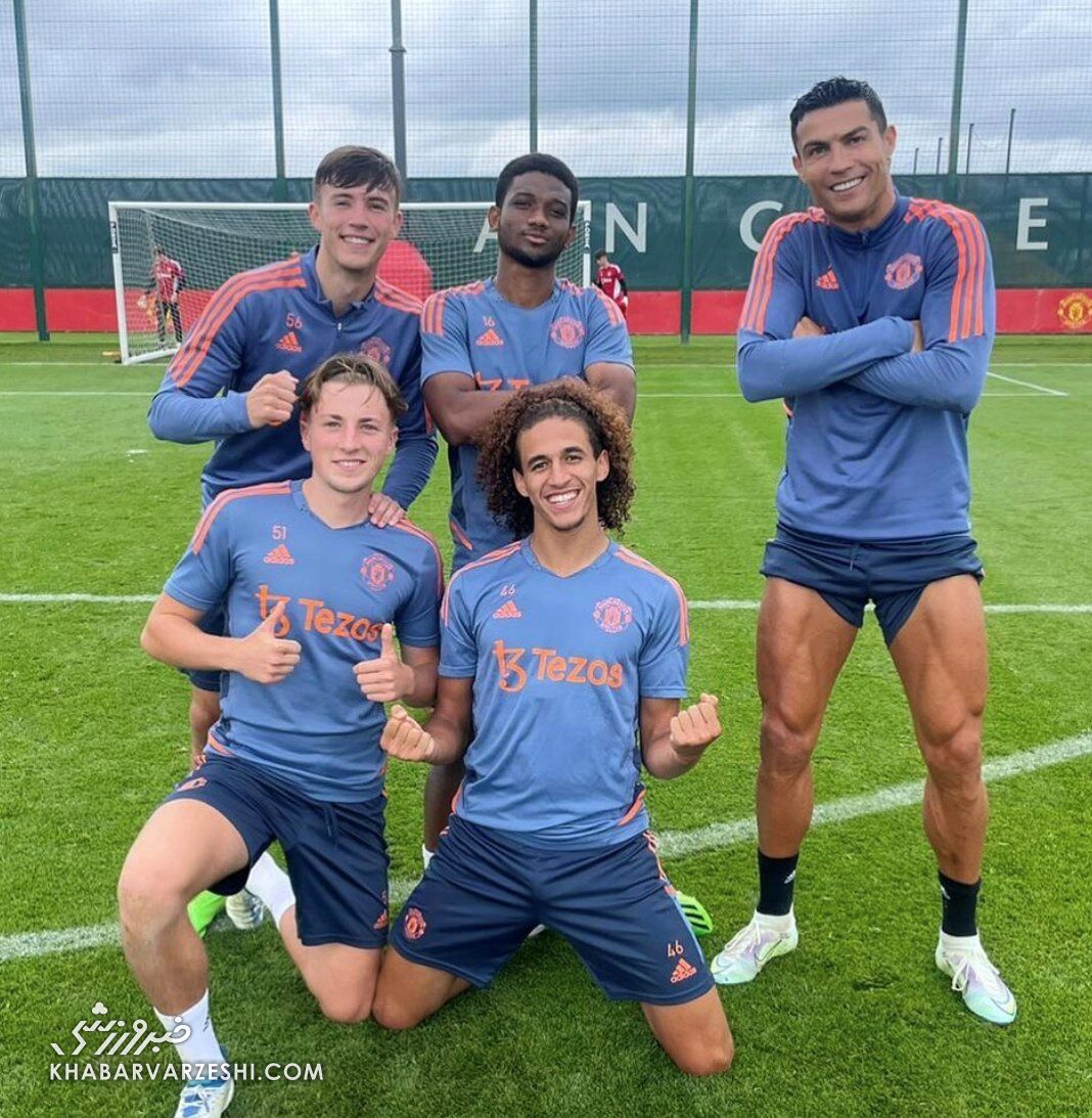 انتشار عکسی خاص توسط رونالدو/ کریستیانو کنار جوان‌های منچستریونایتد، تیم در میدان نبرد با اتلتیکو!