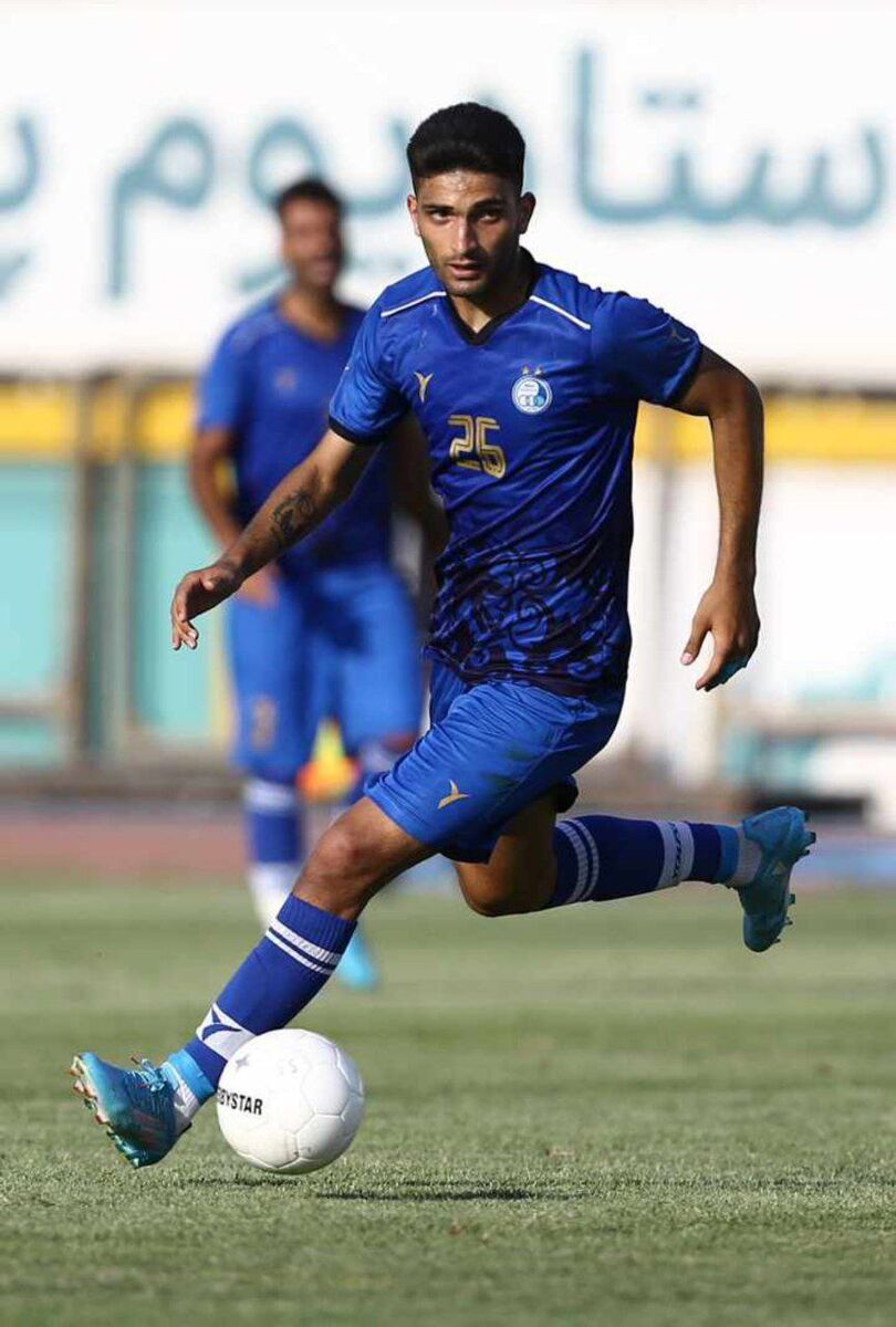 عکس | اعتقاد ویژه ساپینتو به بازیکن جوان استقلال/ شماره مورد علاقه خرید جدید آبیها از نونهالان!