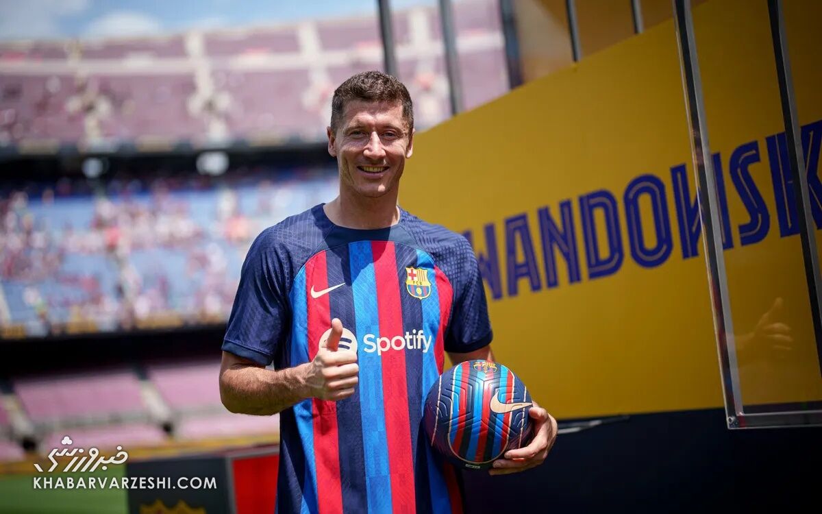 هیجانزدگی لواندوفسکی از استقبال هواداران بارسلونا؛ تلاش میکنیم جام بگیریم/ برای پیوستن به بارسا تردید نکردم مراسم معارفه روبرت لواندوفسکی بازیکن جدید بارسلونا