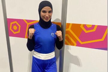 تصاویر| بوکسور زن ایرانی‌الاصل استرالیا خبرساز شد/ بازتاب جهانی پوشش ورزشکار مسلمان در مسابقات کشورهای مشترک المنافع