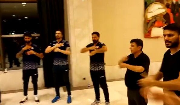 ویدیو| عزاداری شاگردان قلعه نویی در ترکیه