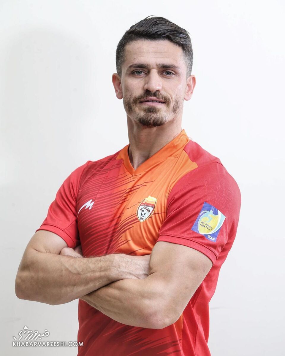 اولین عکس رسمی وریا غفوری با لباس فولاد/ پیام معنیدار کاپیتان سابق استقلال