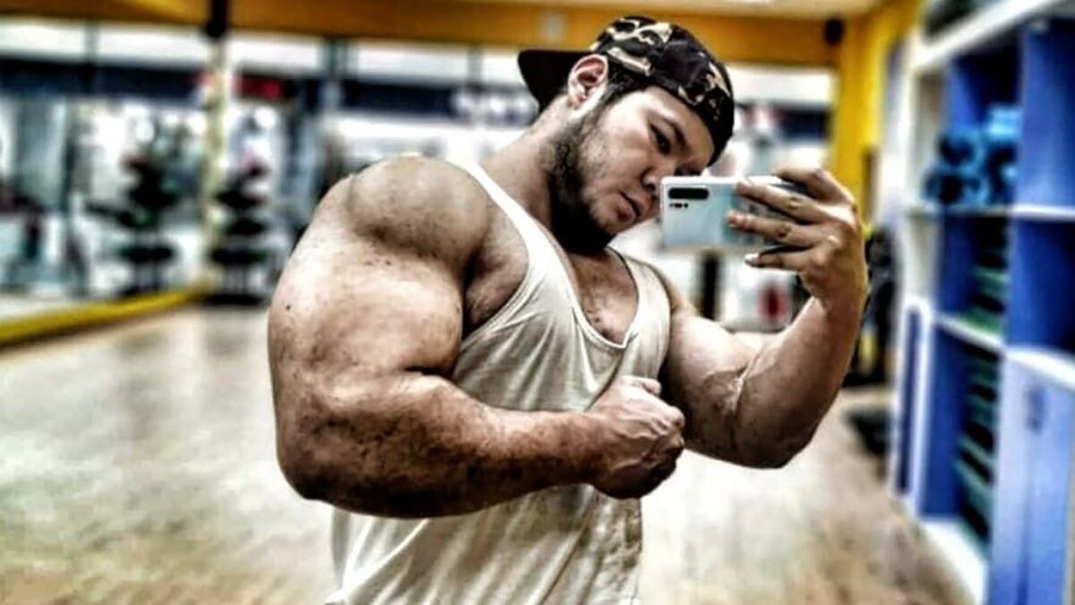 گزارش روزنامه انگلیسی از پشت پرده تلاش ها برای جلوگیری از مبارزه معروف هاالک فیک با گوریل قزاق