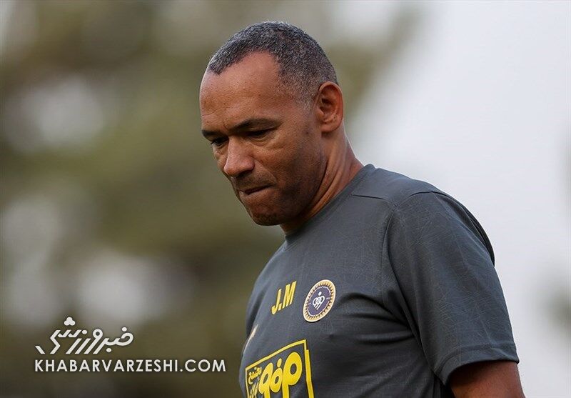 عکس| کرکری طلایی مورایس برای استقلالی ها 