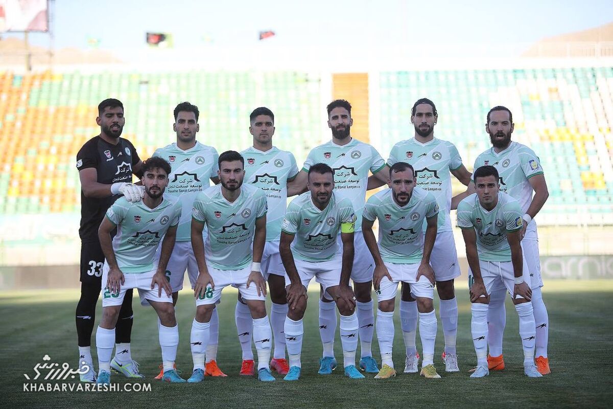 ذوبآهن ۰ - پرسپولیس ۰/ پرسپولیس حریف ذوب آهن ۱۰ نفره نشد/ تیر دروازه علیه پیروزی سرخها در هفته اول