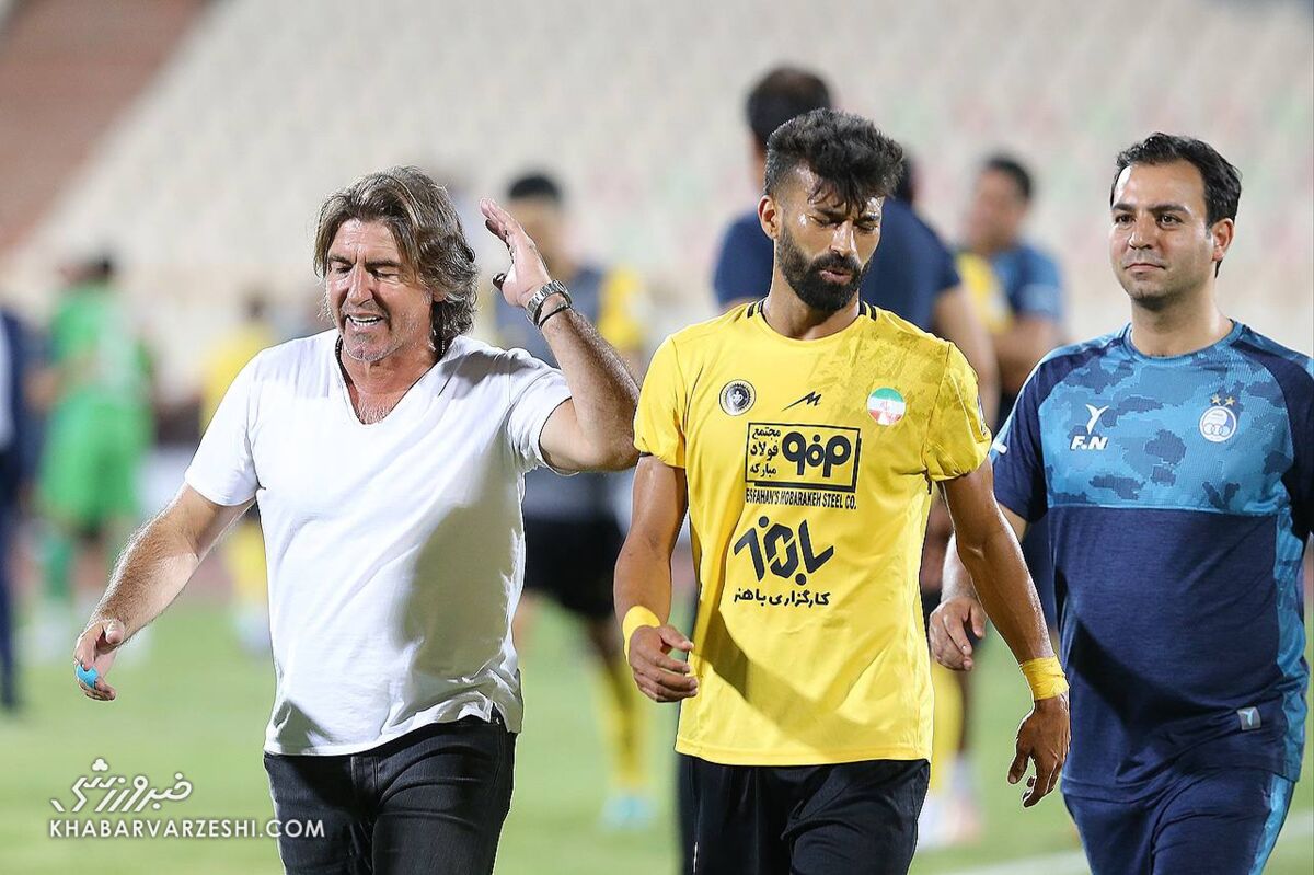 مدیر استقلالی: VAR بیاید شبکه سه فوتبال ها را پخش نمیکند/ جای داور بودم رامین رضاییان را اخراج می کردم/ در فوتبال امروز پستی بنام پلیمیکر وجود ندارد