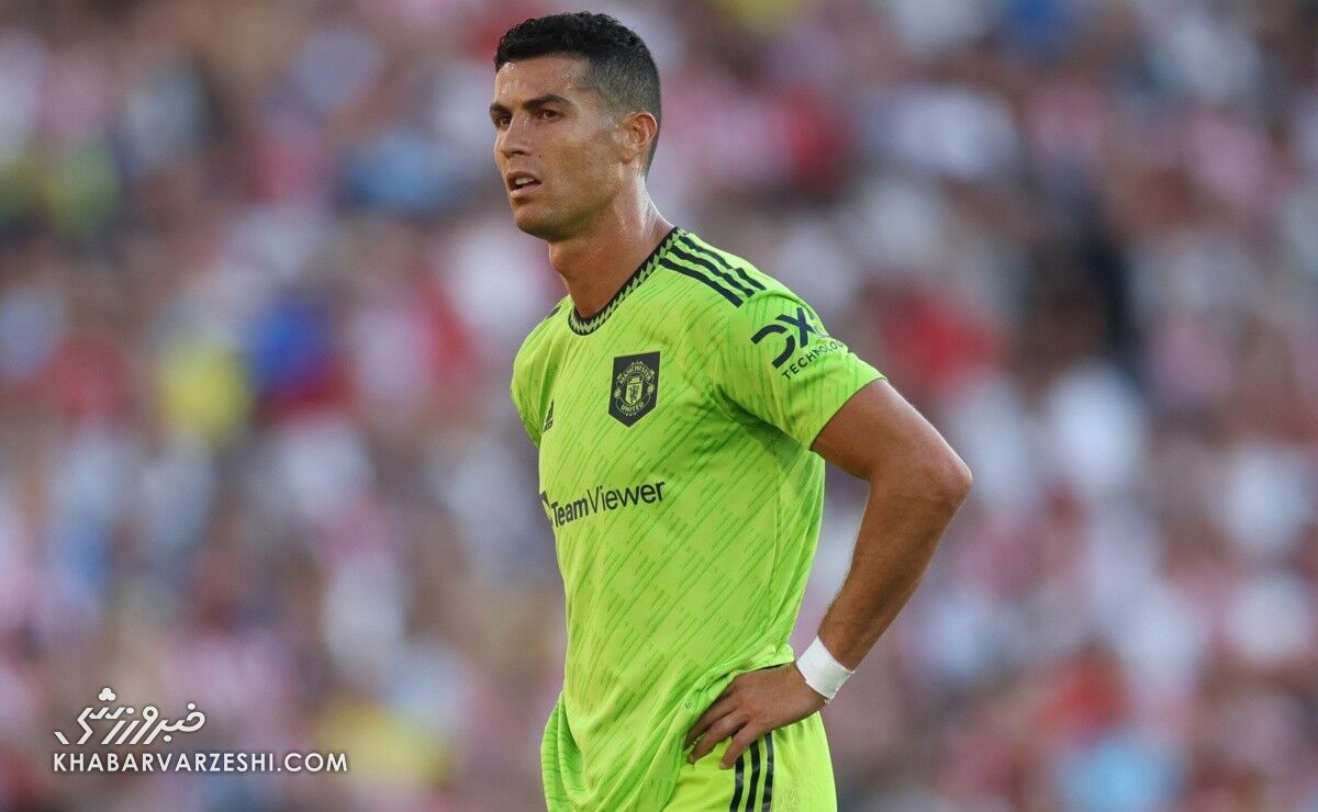 مخالفت خانواده و اقوام رونالدو با ماندن او در اولدترافورد/ کریستیانو از آنجا برو! مخالفت خانواده و اقوام رونالدو با ماندن او در اولدترافورد/ کریستیانو از آنجا برو!