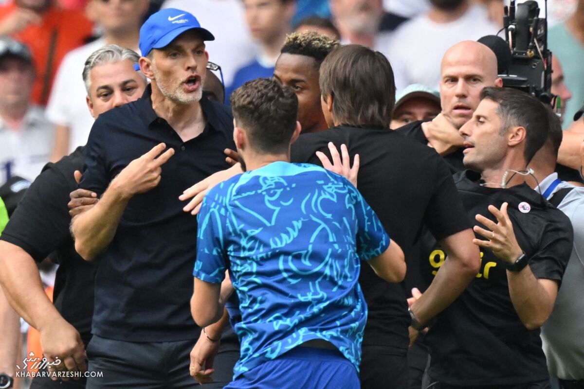 صحنهها و درگیریهای عجیب در لیگ برتر/ واکنش متفاوت دو مربی بعد از بازی/ تصاویر درگیری پایان بازی را ببینید