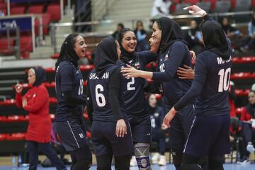 ویدیو| تاریخ سازی دختران والیبالیست ایرانی با کسب مدال نقره