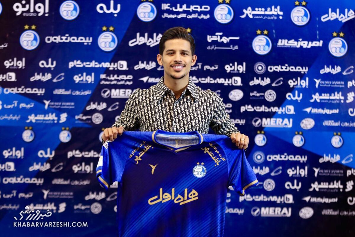 عکسی که حال استقلالیها را خوب میکند/ دلبری ستاره محبوب با لباس آبی