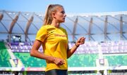 عکس| اشک‌های دونده زن معروف جهان سرازیر شد/ نمی‌توانم برای این مسابقه صبر کنم