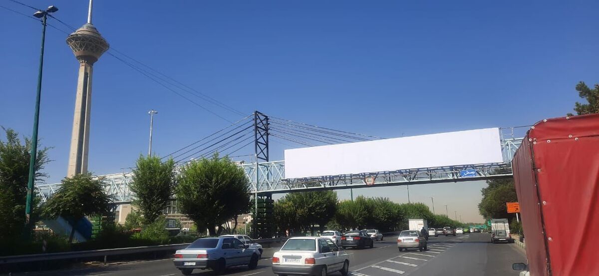 عکس| بیلبوردهای علی کریمی را از شهر جمع کردند!