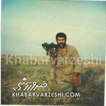 عکس های اختصاصی که برای اولین بار منتشر می شوند/ مدافع تیم ملی در جبهه با توپ و آرپیچی