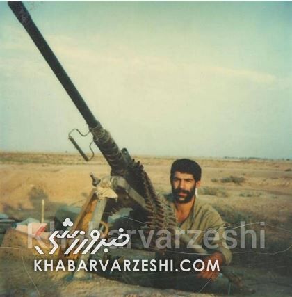 عکس های اختصاصی که برای اولین بار منتشر می شوند/ مدافع تیم ملی در جبهه با توپ و آرپیچی