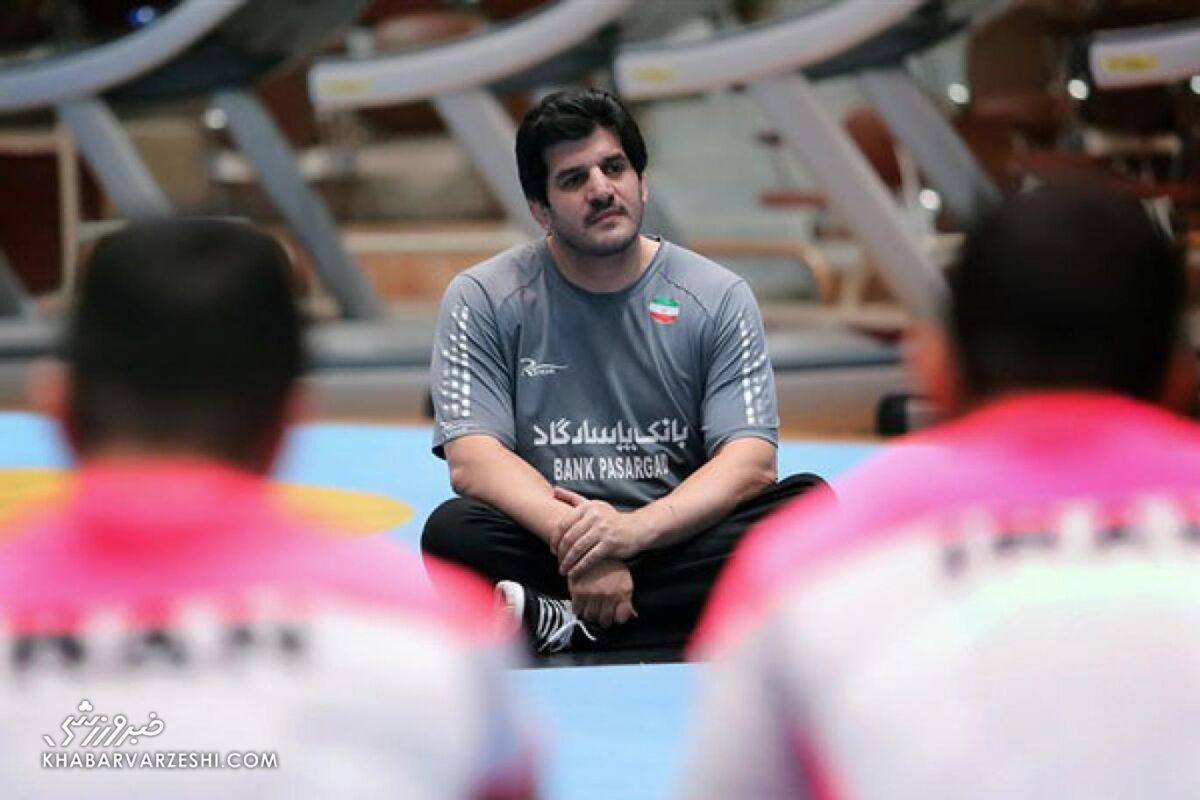 پیام رسول خادم برای بازیکنان تیم ملی/ حریف را با غیرتِ ایرانی زمینگیر کنید، مردم را هم فراموش نکنید! پیام رسول خادم برای بازیکنان تیم ملی/ حریف را با غیرتِ ایرانی زمینگیر کنید، مردم را هم فراموش نکنید!