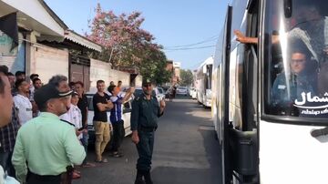 ویدیو| شعار هواداران ملوان مقابل اتوبوس استقلال