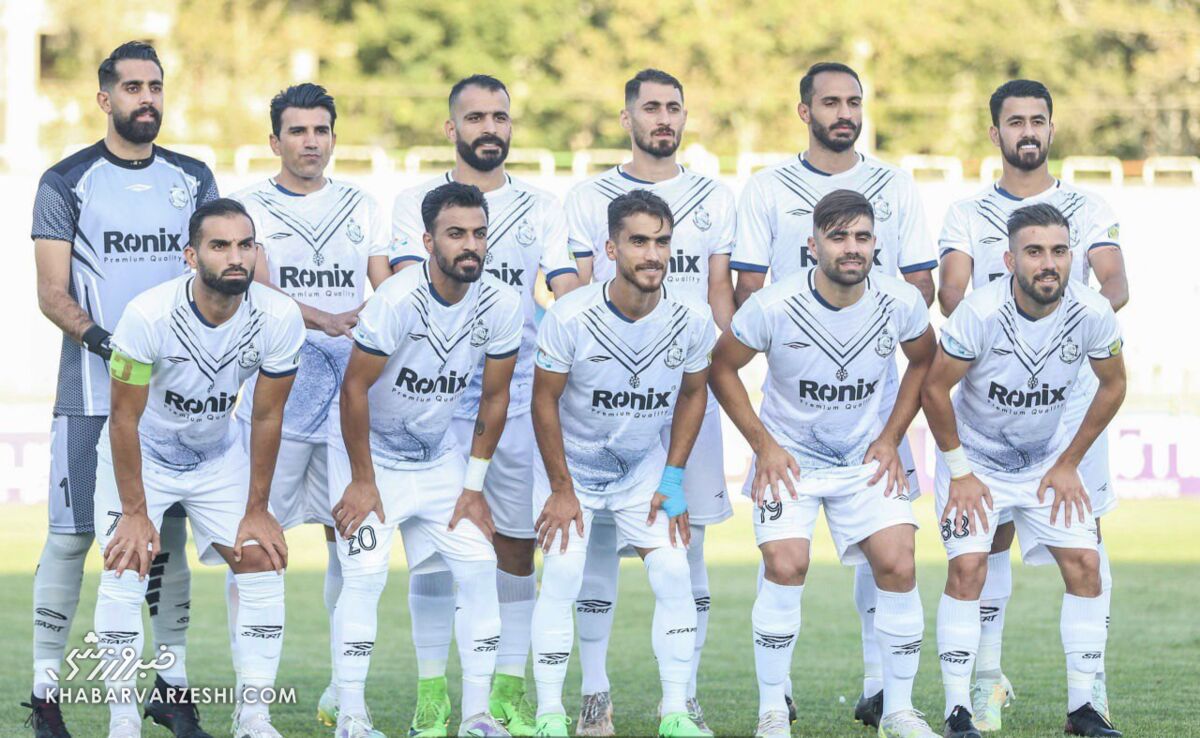 ملوان می تواند مقابل استقلال شگفتی ساز شود/ تیم انزلی دست و پا بسته نیست/ بازی بدون تماشاگر ظلم آشکار در حق طرفداران انزلی است