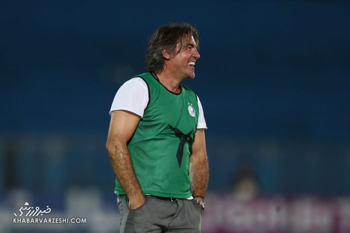 عکس| ماجرای کفشهای کثیف ساپینتو/ قیمت کتانی عجیب سرمربی استقلال مشخص شد  عکس| ماجرای کفشهای کثیف ساپینتو/ قیمت کتانی عجیب سرمربی استقلال مشخص شد