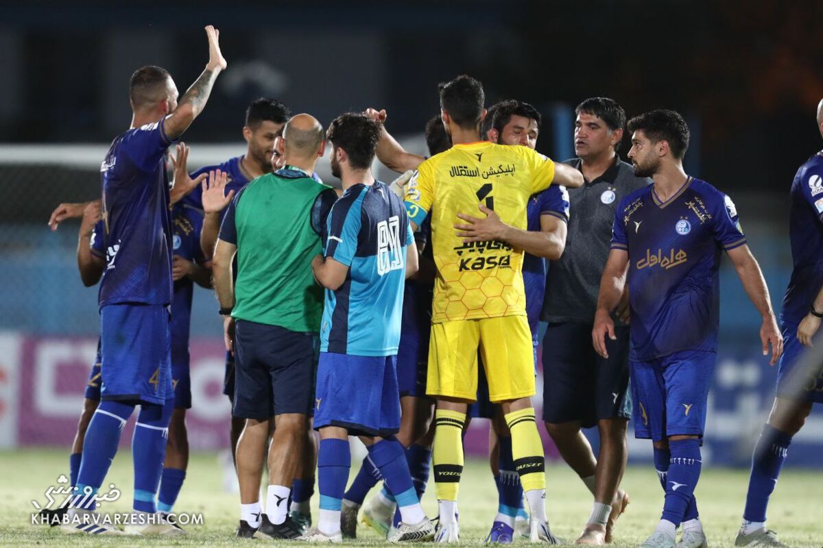 ساپینتو برخلاف سرمربی سپاهان هیچ شناختی از فوتبال ایران ندارد/ مجتبی جباری آبی ها کجاست؟/ فرهاد مجیدی هم از جوانان استقلالی استفاده نکرد!