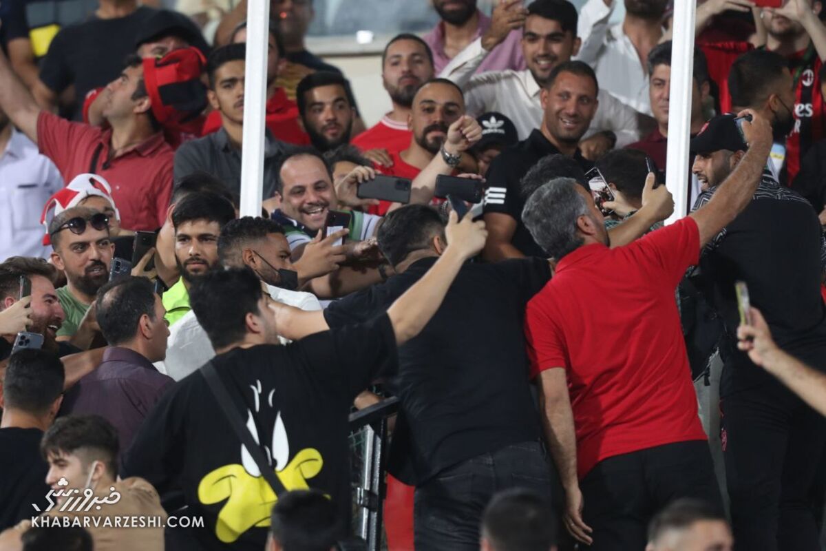 به جا مانده از دیدار پرسپولیس و فولاد/ از اقدام عجیب سرمربی پرسپولیس و بمب نقل و انتقالات تا سورپرایز شدن ستاره هلندی
