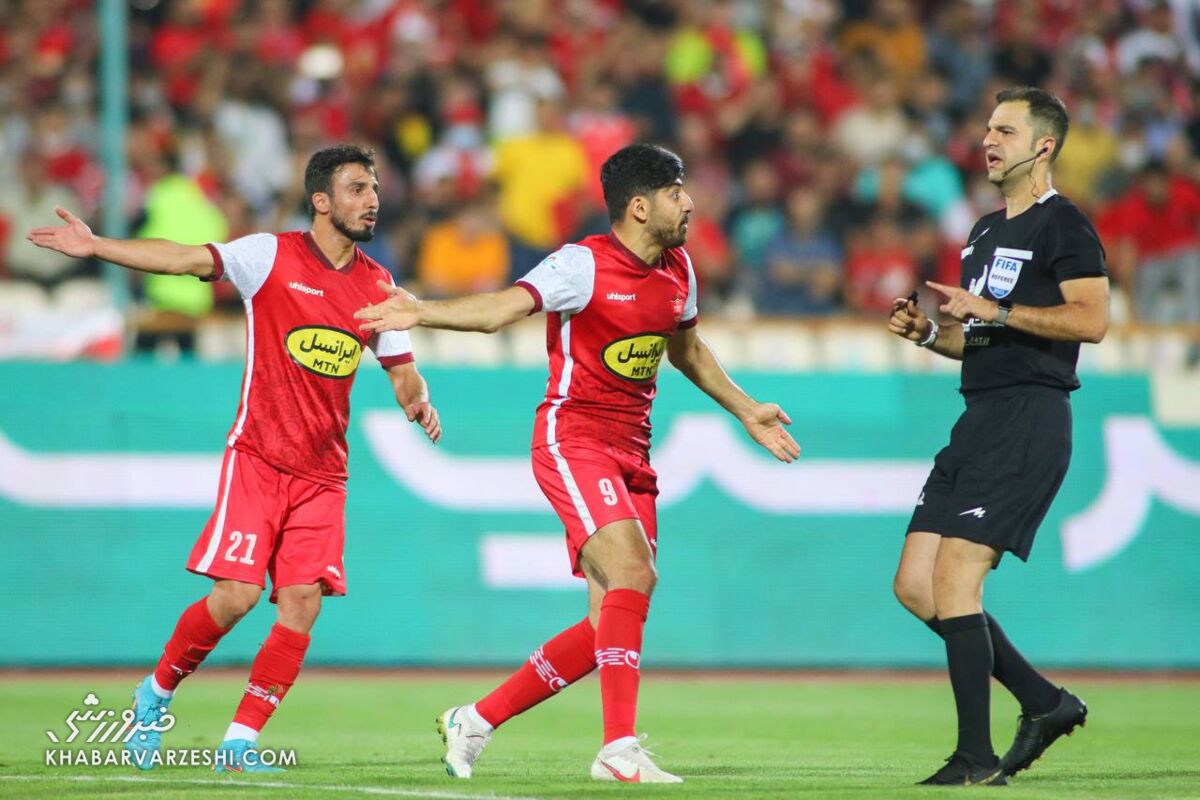 ۳ امتیاز اراک از نان شب هم برای پرسپولیس واجب تر است!/ هر ۳ مساوی حکم ۲ باخت را در فوتبال دارد!/ مرد سرنوشت ساز لیگ ۲۲ در پرسپولیس توپ می زند