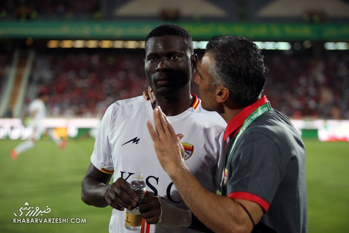 هاشمی نسب: روی سکوهای آزادی لات بازی درمی آورند اما جلوی من دولا و راست می شوند/ نمی خواستند کسی در پرسپولیس گُنده شود؛ از خدایشان بود بروم! هاشمی نسب: روی سکوهای آزادی لات بازی درمی آورند اما جلوی من دولا و راست می شوند/ نمی خواستند کسی در پرسپولیس گُنده شود؛ از خدایشان بود بروم!