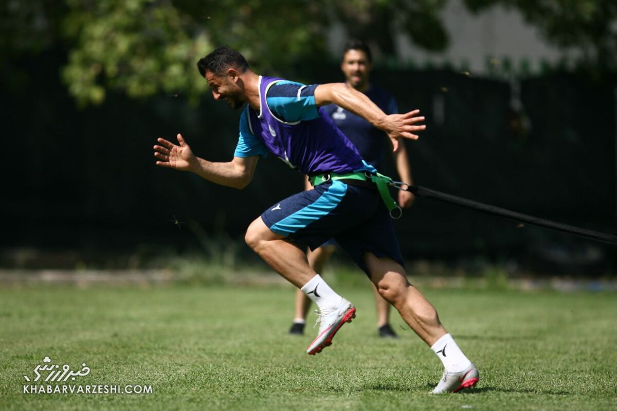 سوهان کشیدن مهاجمان گلنزن استقلال روی اعصاب هواداران/ شلیک ساپینتو با اسلحه خالی!