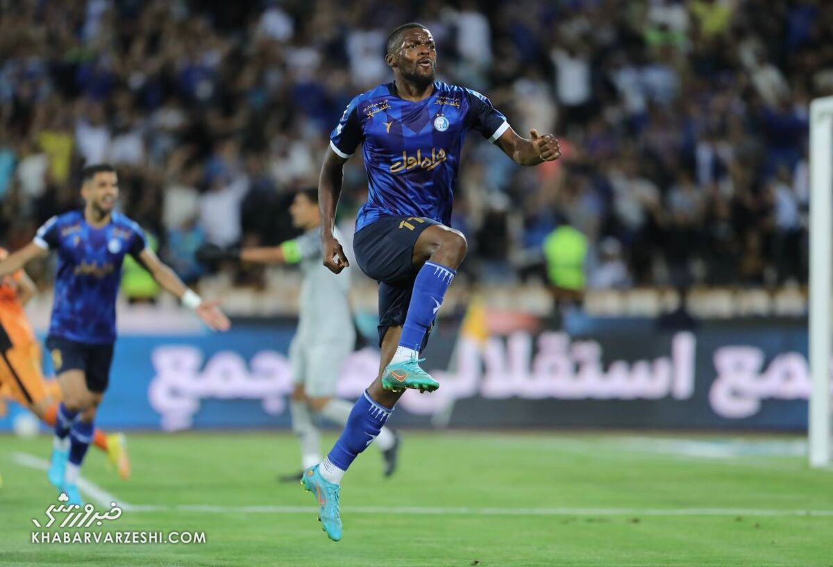 تغییر پست بهترین گلزن استقلال در اصفهان/ حساب ویژه ساپینتو برای گلزنی به ذوب آهن