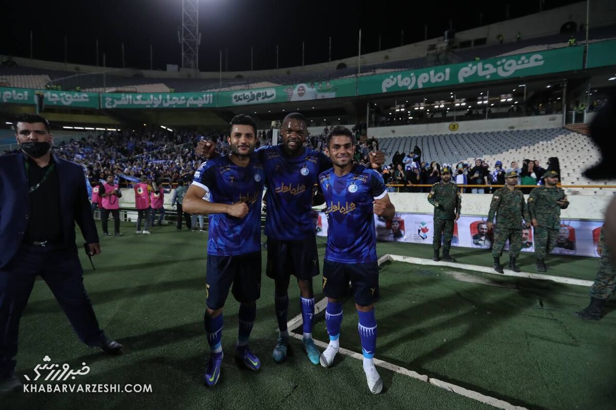 اولین واکنش رسمی ستاره گلزن استقلال به مذاکره با پرسپولیس/ دلم میخواست با یک ملیپوش همبازی باشم