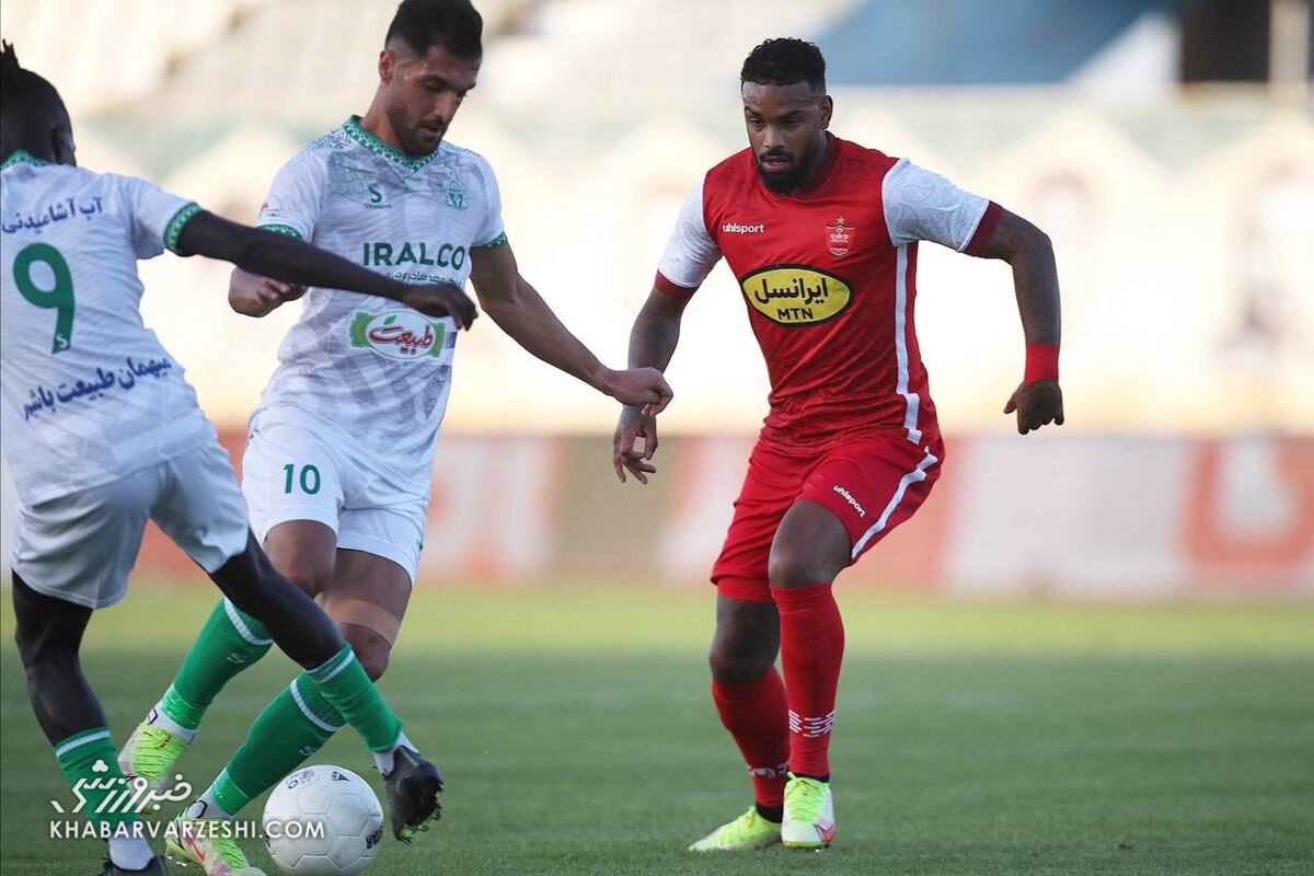 حیرت پرسپولیسیها از بغل پاهای لوکادیا/ فیفادی بهترین فرصت برای آماده شدن یورگن و احتمالاً شیخ