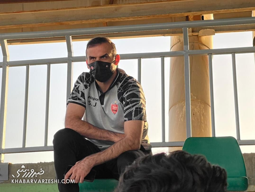 تصاویر | خوش و بش سرمربیهای استقلالی و پرسپولیسی / شوخی سروش رفیعی ببا مربی استقلالی حریف/ جایگاه خاص چهره محبوب سرخها