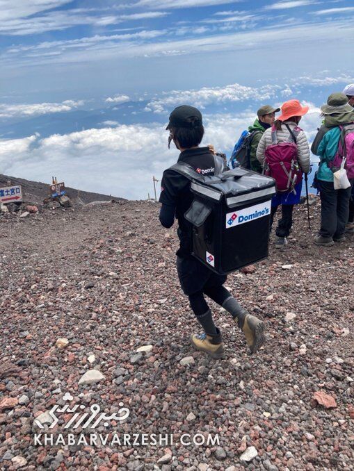 عکس| درخواست عجیب یک کوهنورد/ سفارش پیتزا در ارتفاع ۳۸۰۰ متری!