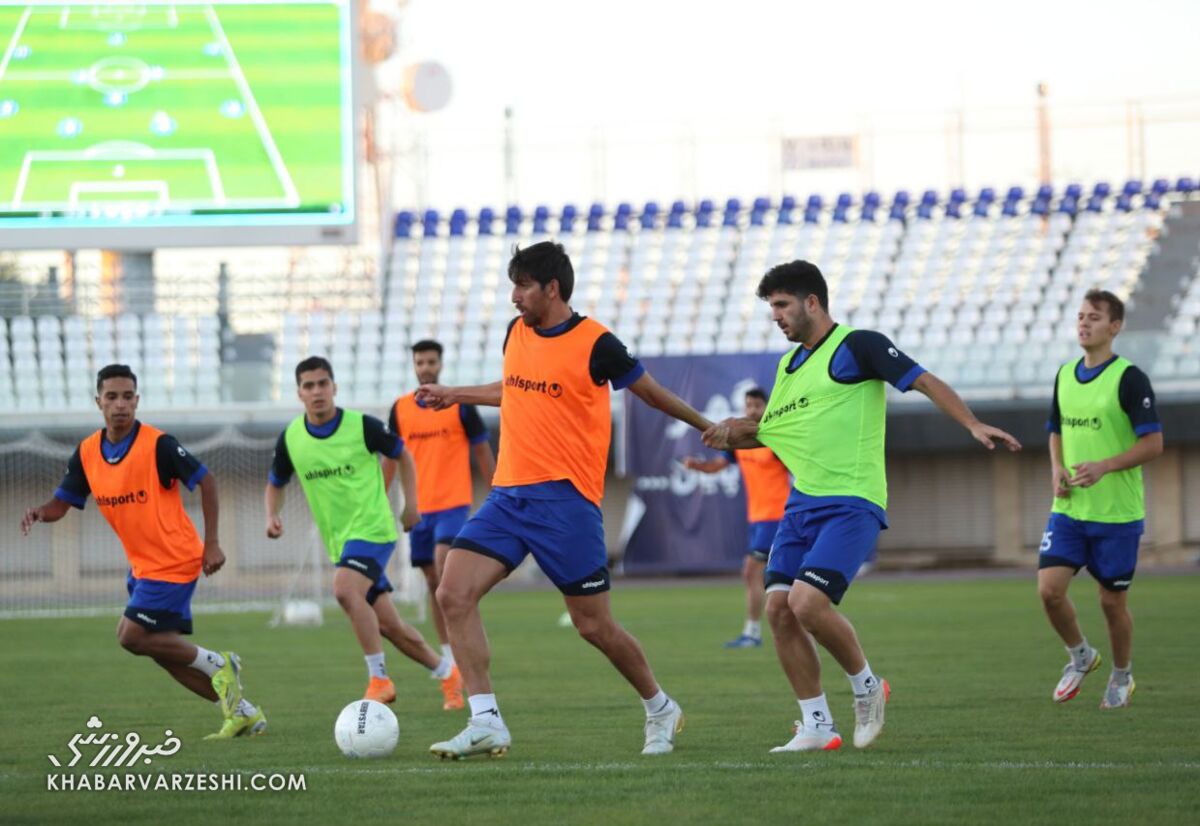 عکس| ابتکار جالب و نوین قلعه‌نویی در تمرینات گل گهر/ ژنرال دست به دامن تکنولوژی شد