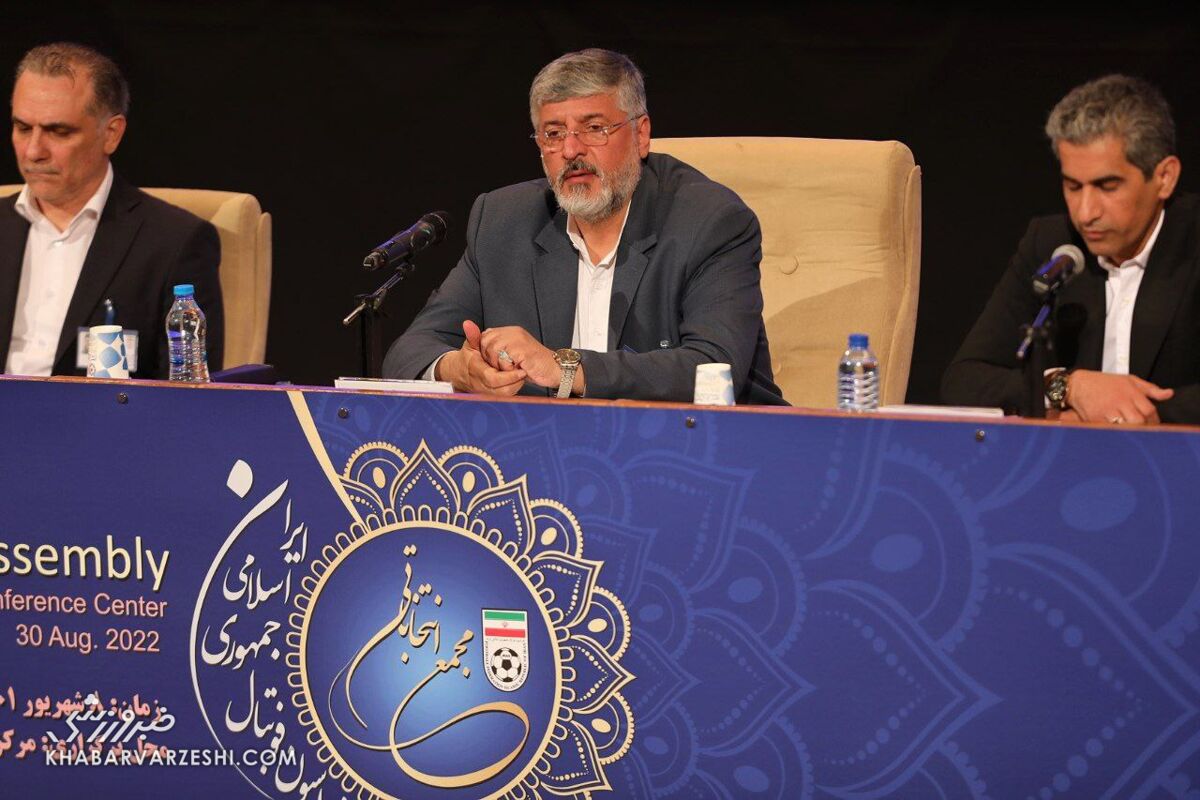 ببینید| انتخابات فدراسیون با برتری قاطع تاج به اتمام رسید/ عکس یادگاری مدیران سرخابی با رئیس جدید فوتبال ایران