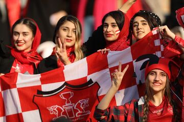 گزارش تصویری| اولین حضور بانوان پرسپولیسی در لیگ برتر