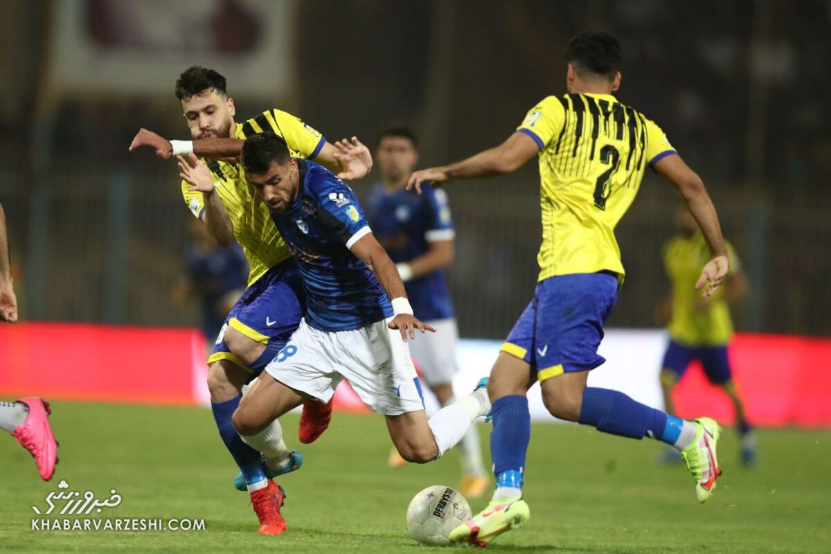 تیم ساپینتو آنُرمال نیست ایرادش مشکل پارسال است/ سرمربی استقلال اصلا نمیداند در ایران چه خبر است/ اگر امروز سرمربی را تغییر بدهیم چوبش را می خوریم