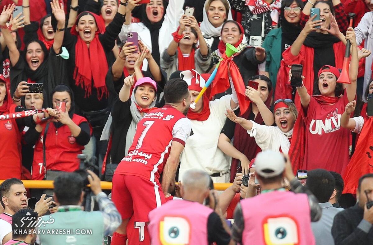 ببینید| فریاد سروش رفیعی در صورت دختران پرسپولیسی